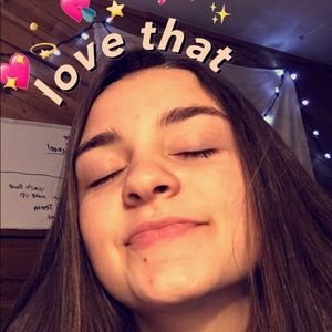 Meet your Posher, Alyssa